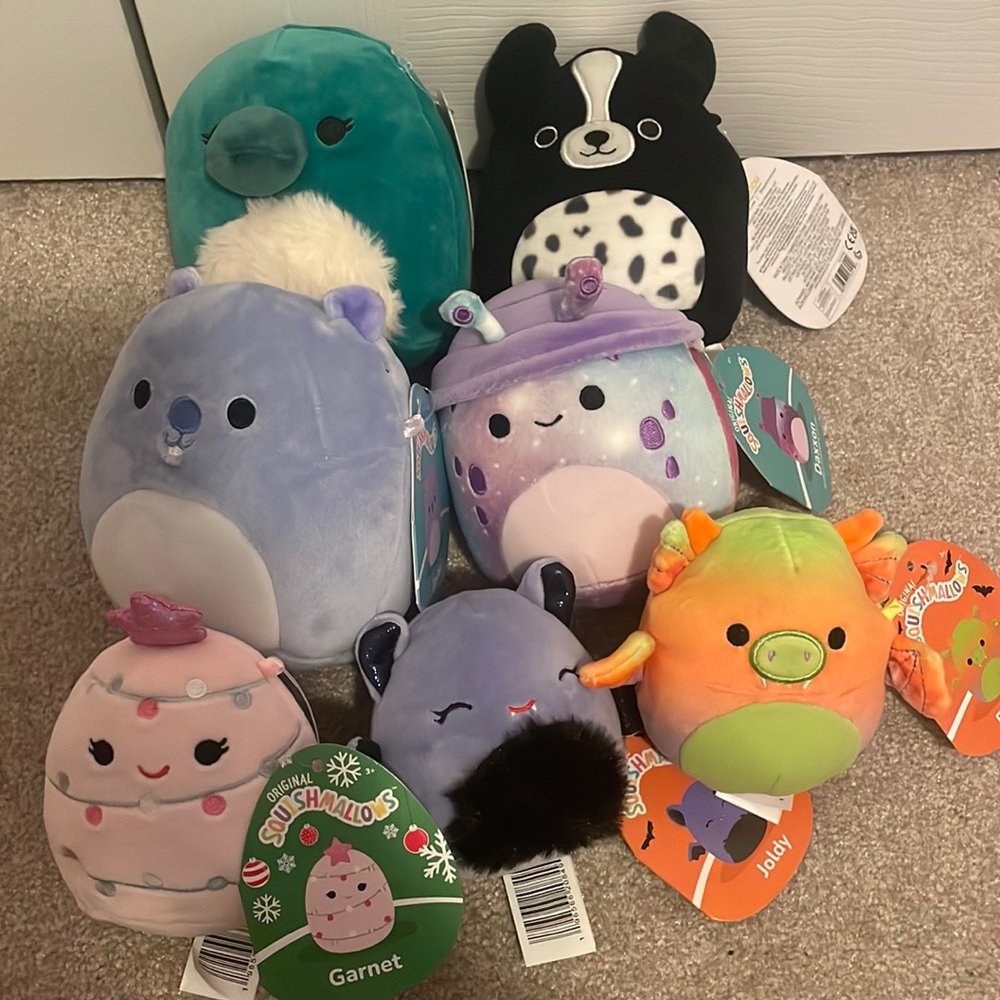 8 pc mini squishmallow bundle ✨